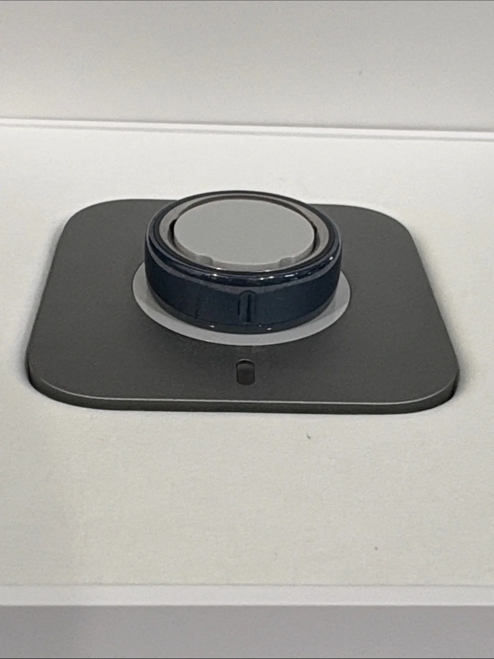 Oura Ring Gen 4 Ceramic in Midnight Blue size 8